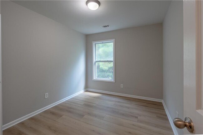 Building Photo - 3176 Creston Park Ct