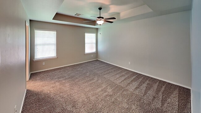 Building Photo - Nice 3 Bedroom 2 Bath Home in Mustang Schools