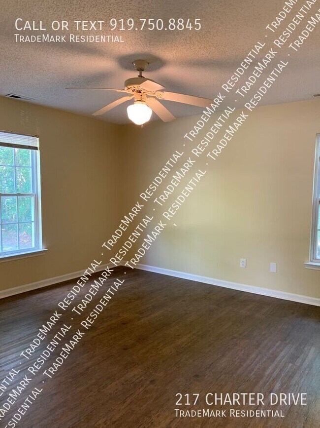 Building Photo - 217 Charter Dr