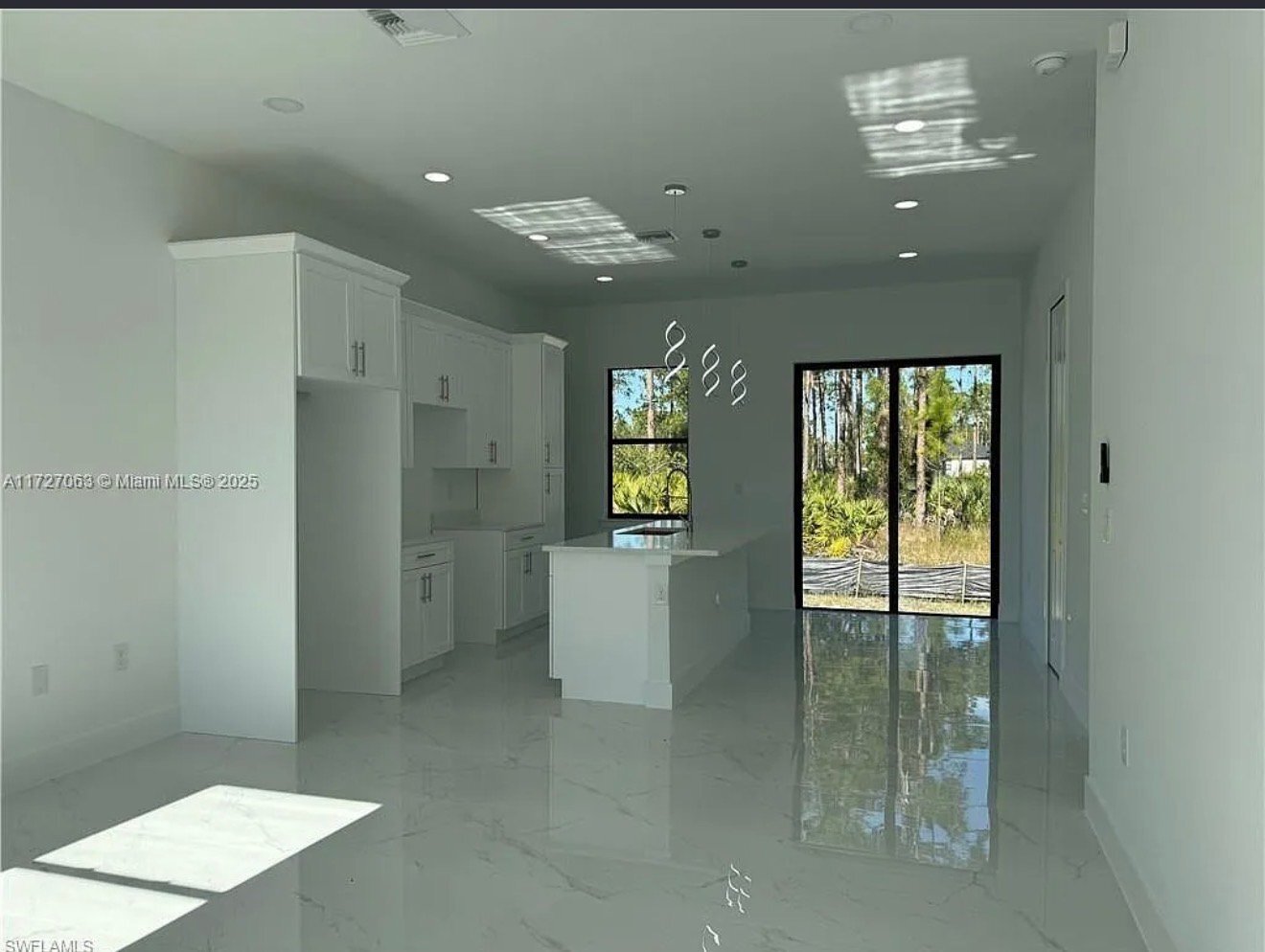 Building Photo - 1028 Eubanks St