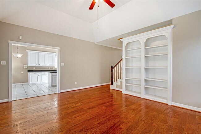 Building Photo - 8311 Mentmore Dr