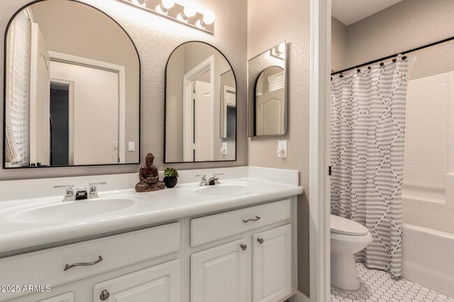 Building Photo - 10502 E Posada Ave