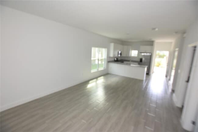 Building Photo - 458 Lake Shore Pkwy
