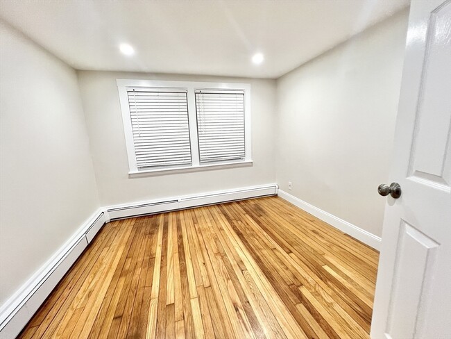 Building Photo - 4 Kilby St