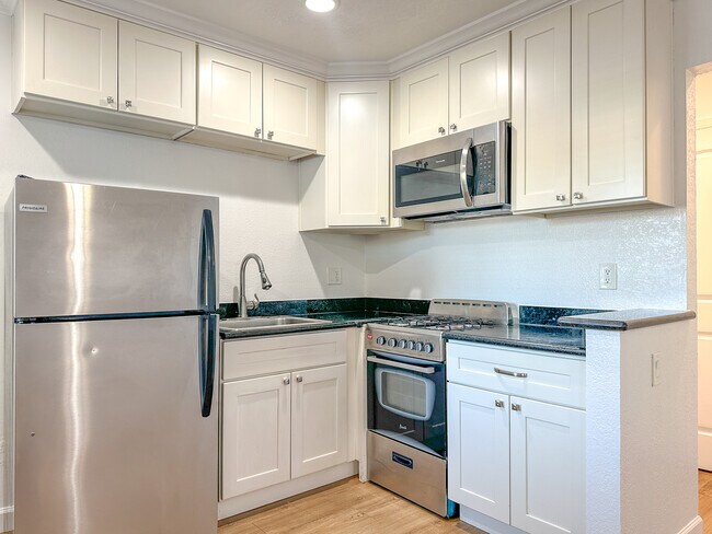 Building Photo - 15441 Marty Dr