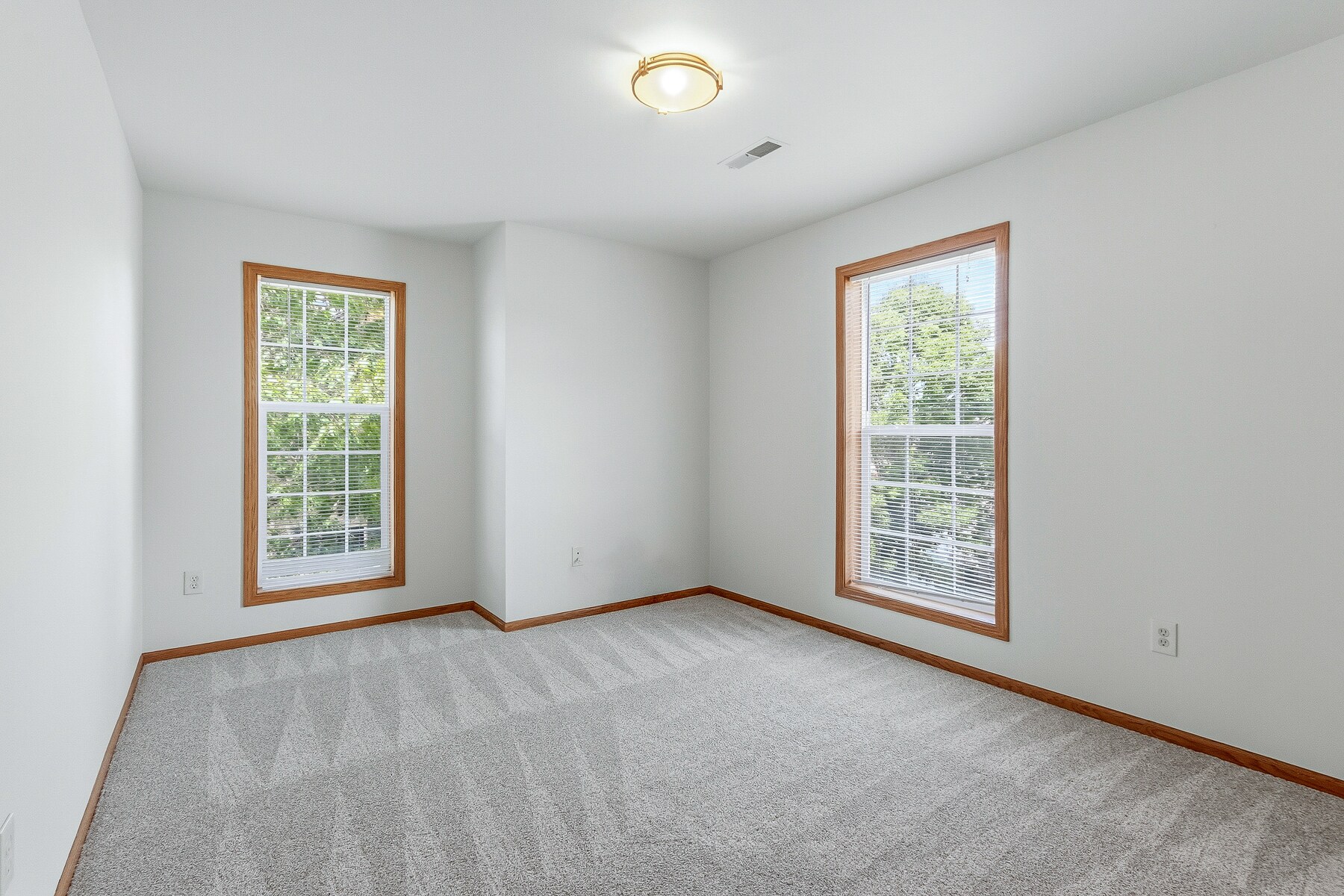 Building Photo - 3509 Maple Grove Dr