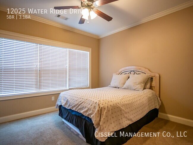 Building Photo - 12025 Water Ridge Dr