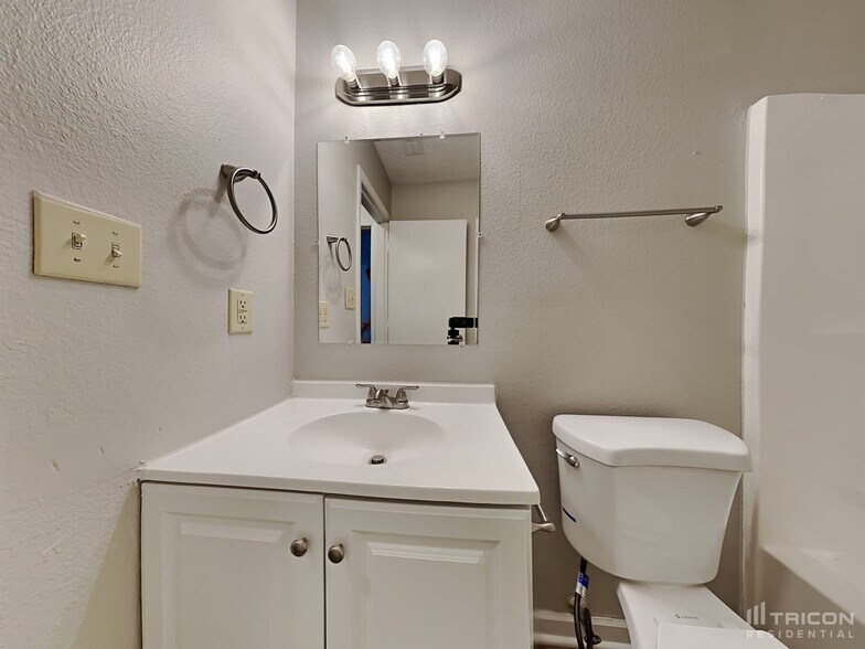Building Photo - 6346 Cradle River Dr