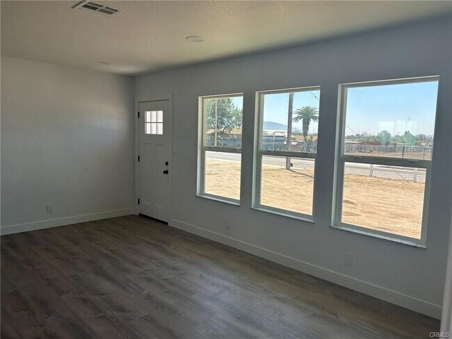 Building Photo - 3863 California Ave