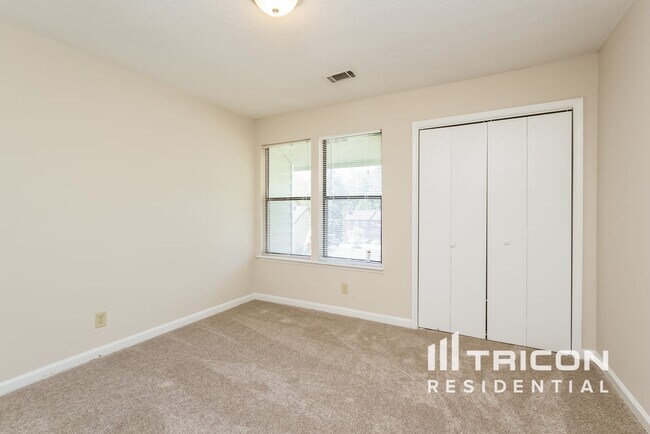 Building Photo - 3834 Springleaf Ct