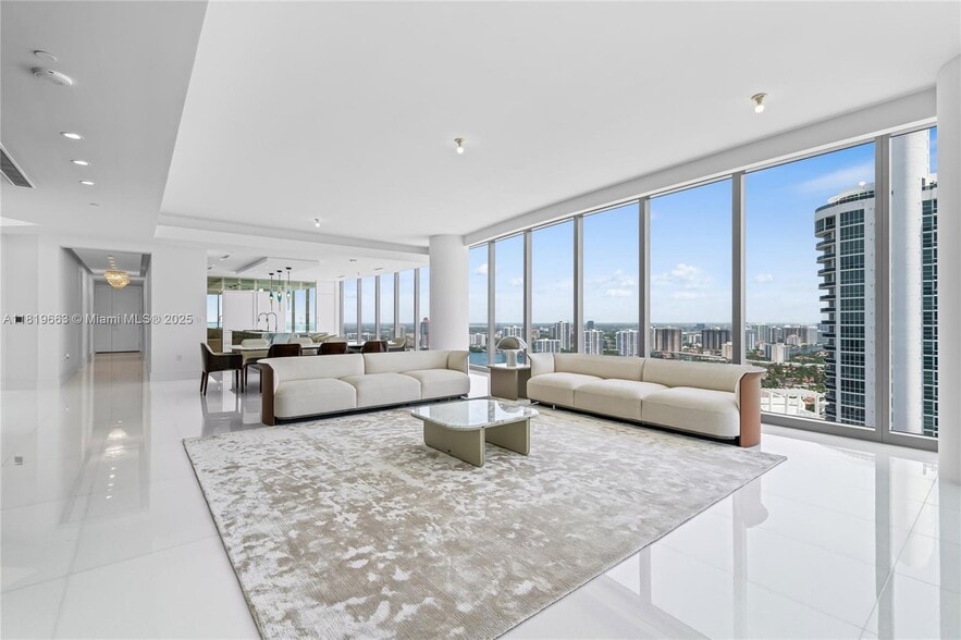 Building Photo - 17975 Collins Ave