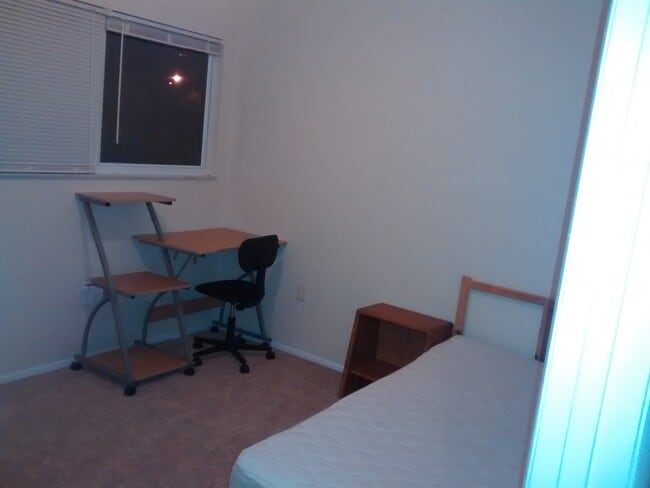 Building Photo - 3936 SW 26th Terrace