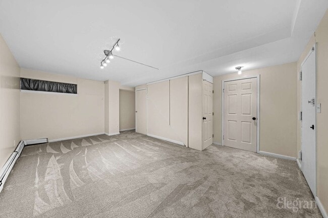 Building Photo - 71-02 Sutton Pl