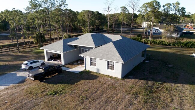Building Photo - 17225 78th Rd N