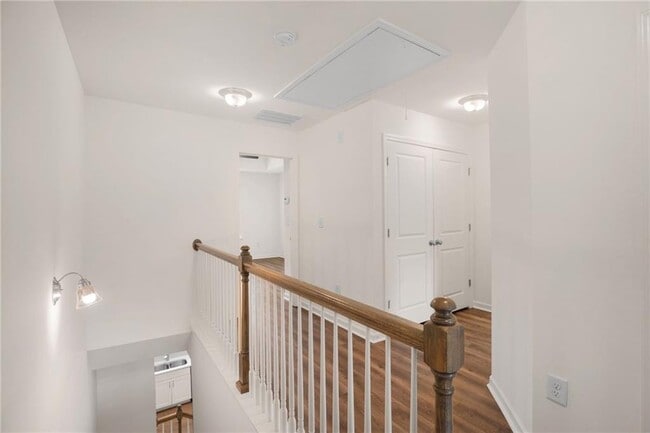 Building Photo - 4915 Longview Walk