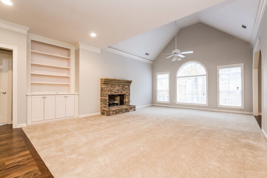 Building Photo - 2816 Legislative Ln