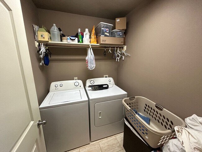 Building Photo - 3810 Snowdance Ct