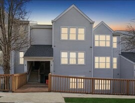 Building Photo - 8 Deer Run Ct