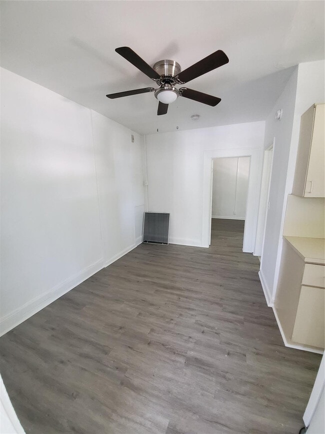 Building Photo - 236 NE 28th St