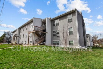 Building Photo - 1605 N Willow Rd