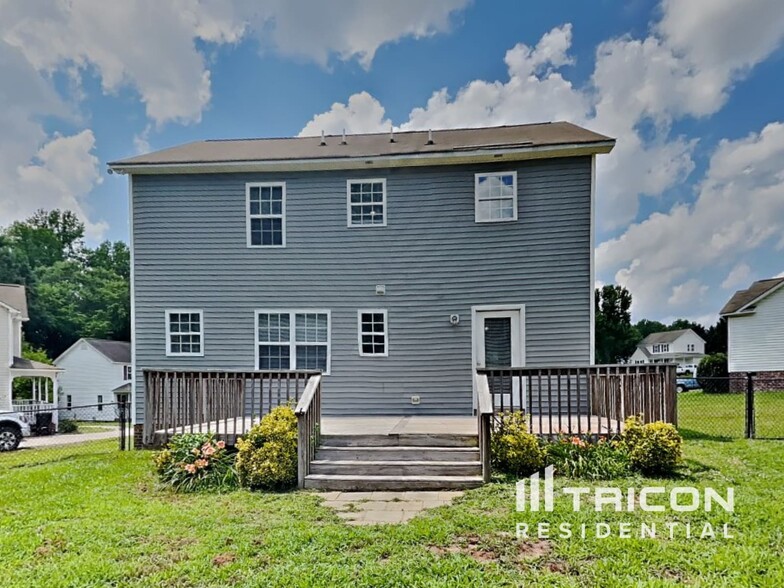 Building Photo - 73 Stonewall Dr