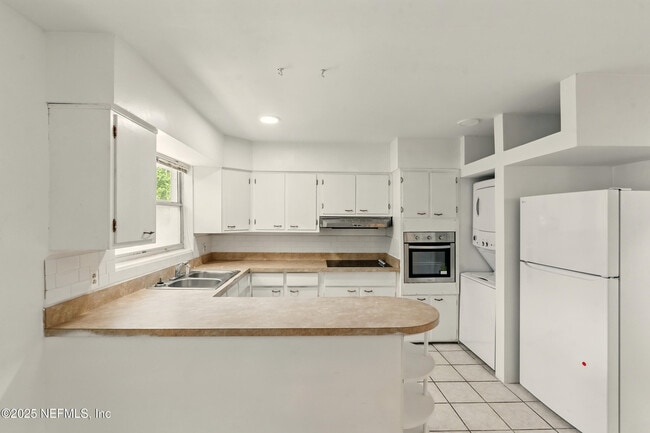 Building Photo - 3144 Belden St