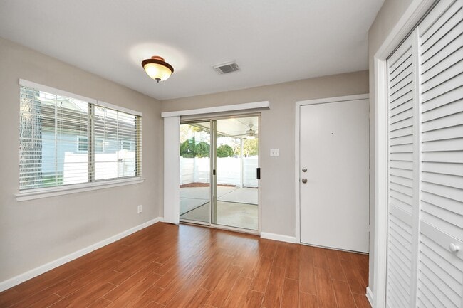 Building Photo - 20641 Patriot Park Ln