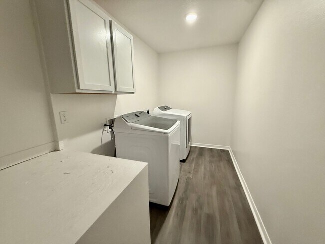 Building Photo - **Move-In-Special** Brand New 4-Bedroom Home in Poinciana – Available Now!