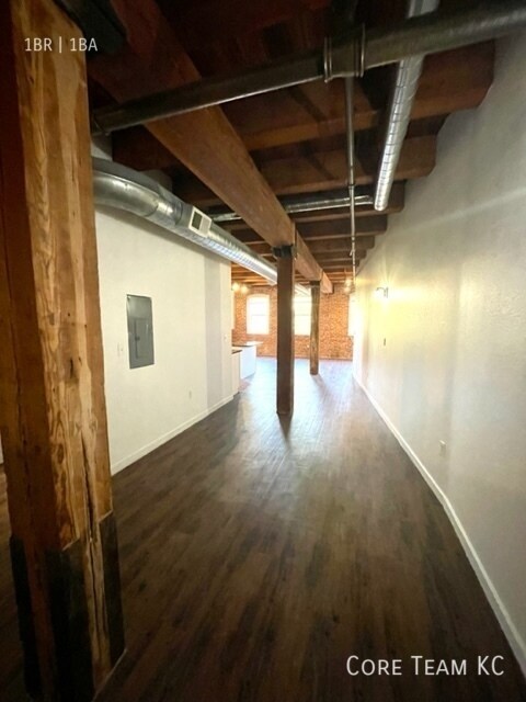 Building Photo - 204 Walnut St