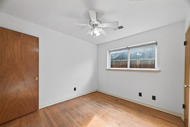 Building Photo - 2609 Raspberry Ln