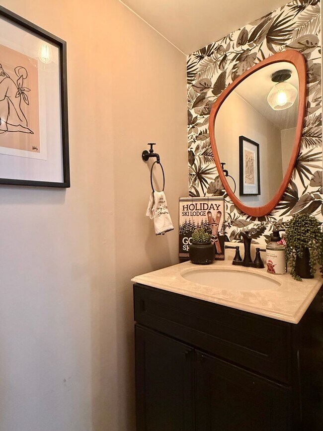 Building Photo - 602 Hamilton St