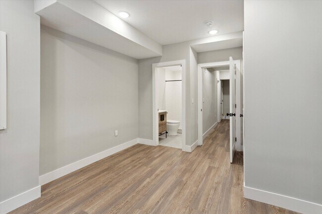 Building Photo - 1914 N Gratz St