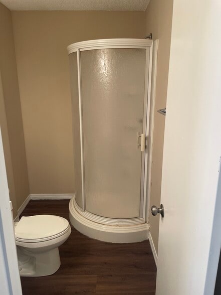 Building Photo - 426 Apple Dr