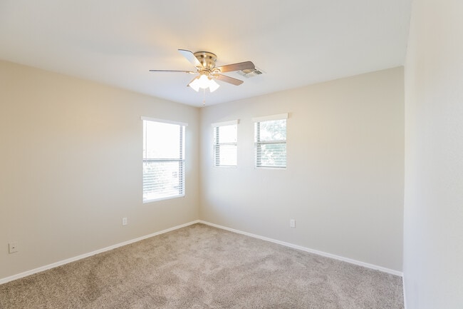 Building Photo - 11219 W Garfield St