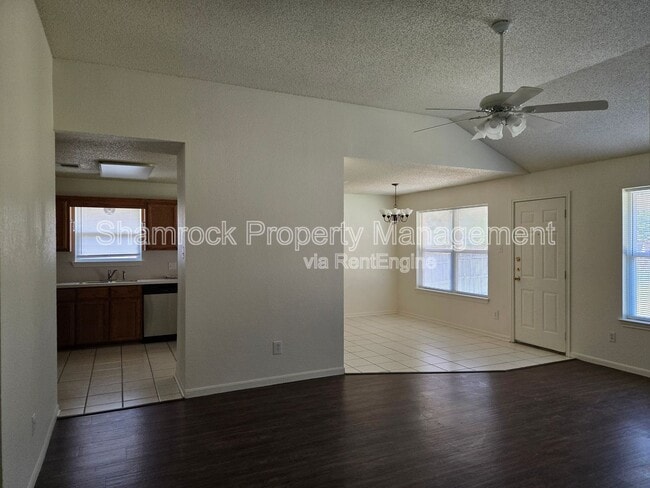 Building Photo - 708 Old Lorena Rd