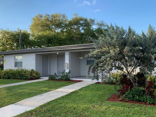Interior Photo - 5819 Polk St Hollywood, FL 33021
