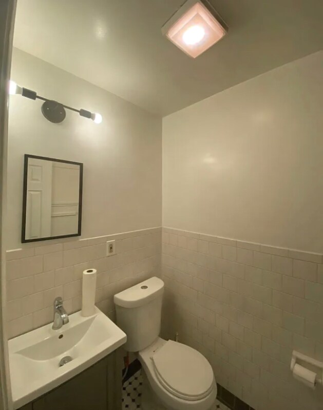 Building Photo - 811 Gorsuch Ave