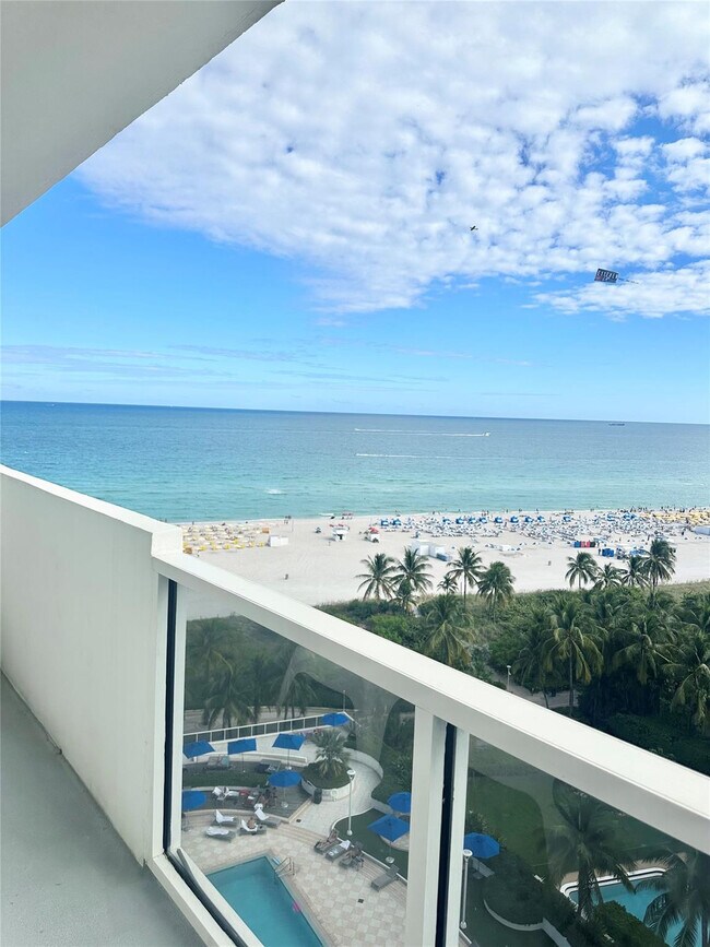 Building Photo - 100 Lincoln Rd