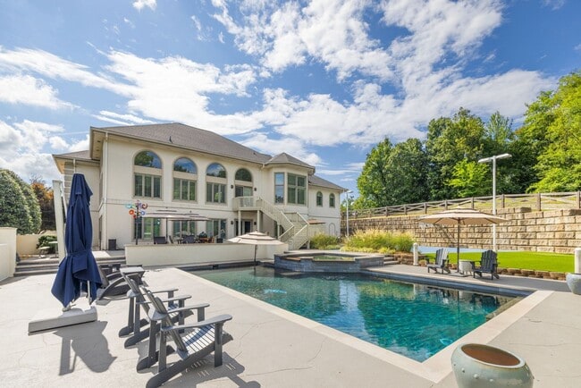 Building Photo - Located in the gated Valhalla community in Brentwood