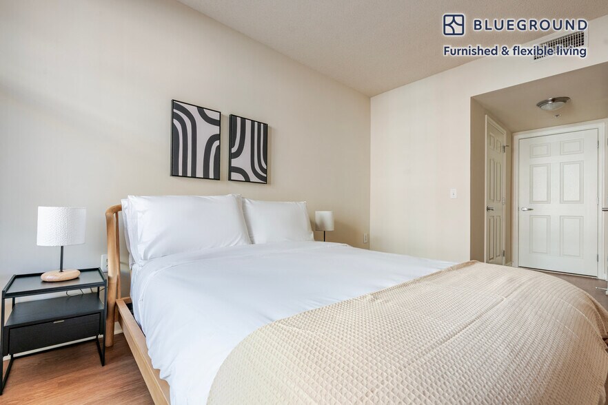 Building Photo - 2400 M St NW