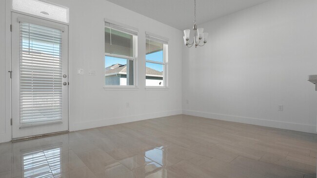 Building Photo - 15318 Lebeau Lp