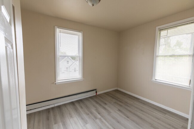 Building Photo - 154 Taylor St