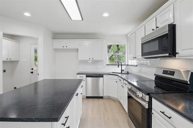 Building Photo - 2305 Basil Dr