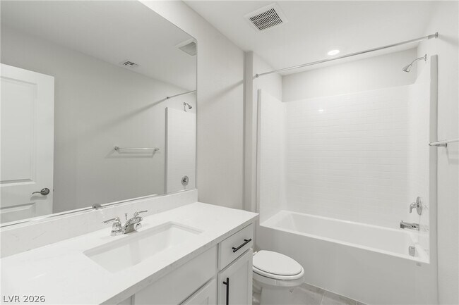 Building Photo - 5945 Lindenberry Walk St