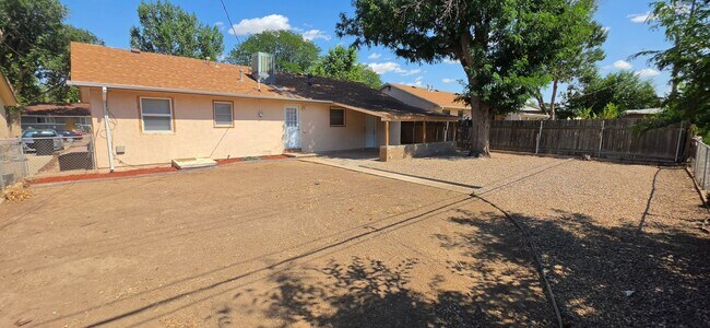 Building Photo - MOVE IN SPECIAL 1/2 OFF FIRST FULL MONTHS RENT.  ALL PROSPECTIVE TENANTS MUST SUBMIT A $58 NON-RE...