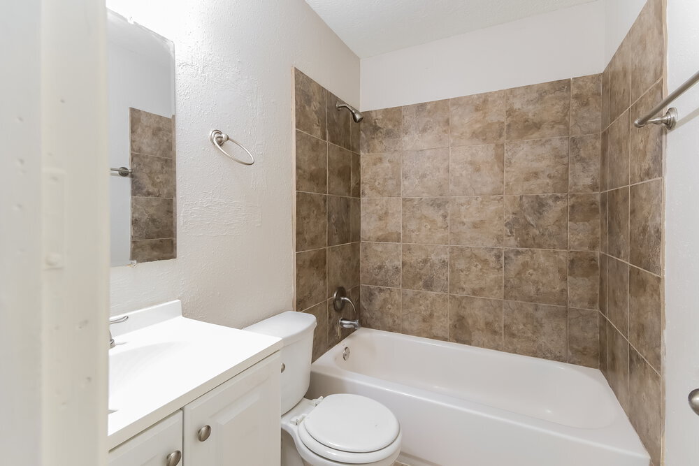 Building Photo - 16111 Rosenridge Dr