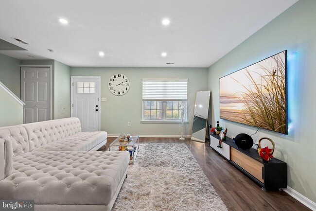 Building Photo - 4071 Bluebird Dr