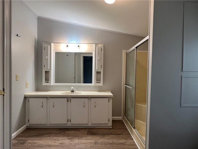 Building Photo - 10808 Quail Valley Dr