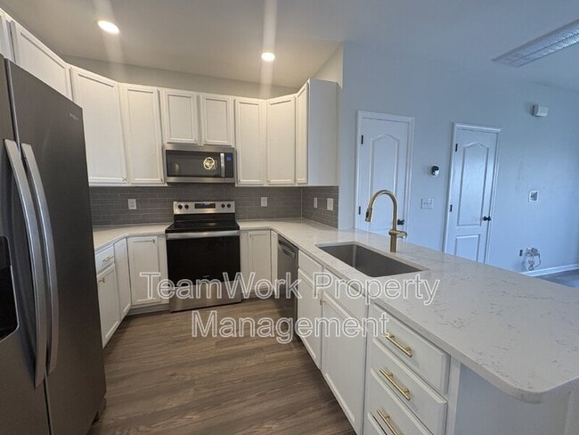 Building Photo - 113 Lynches River Dr