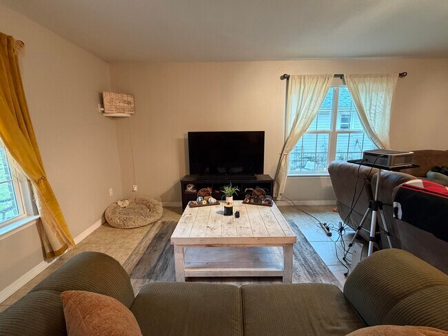 Building Photo - 138 Adams St